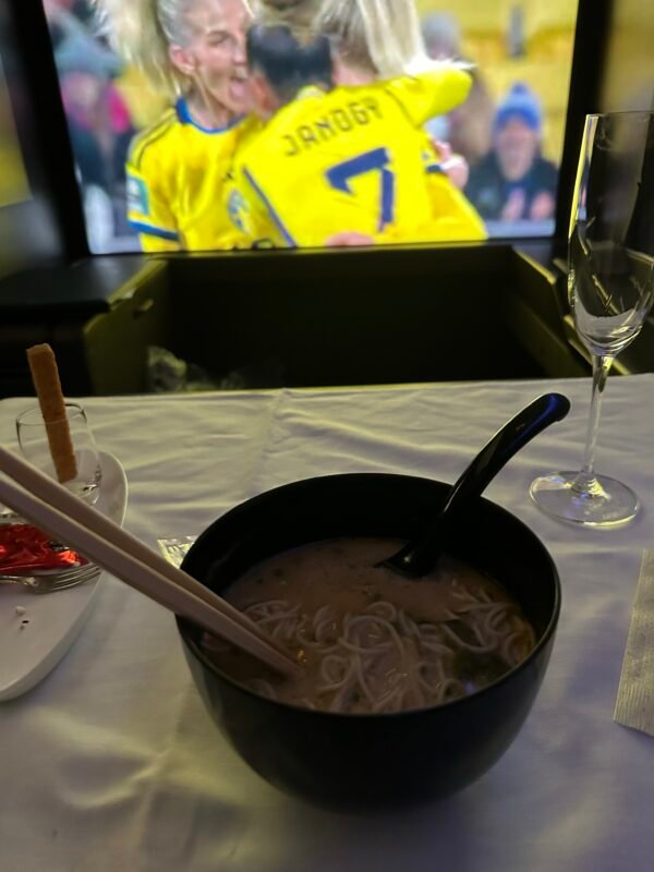 Eating Ramen on ANA First Class