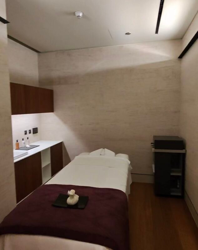The massage room in the Al Safwa Qspa